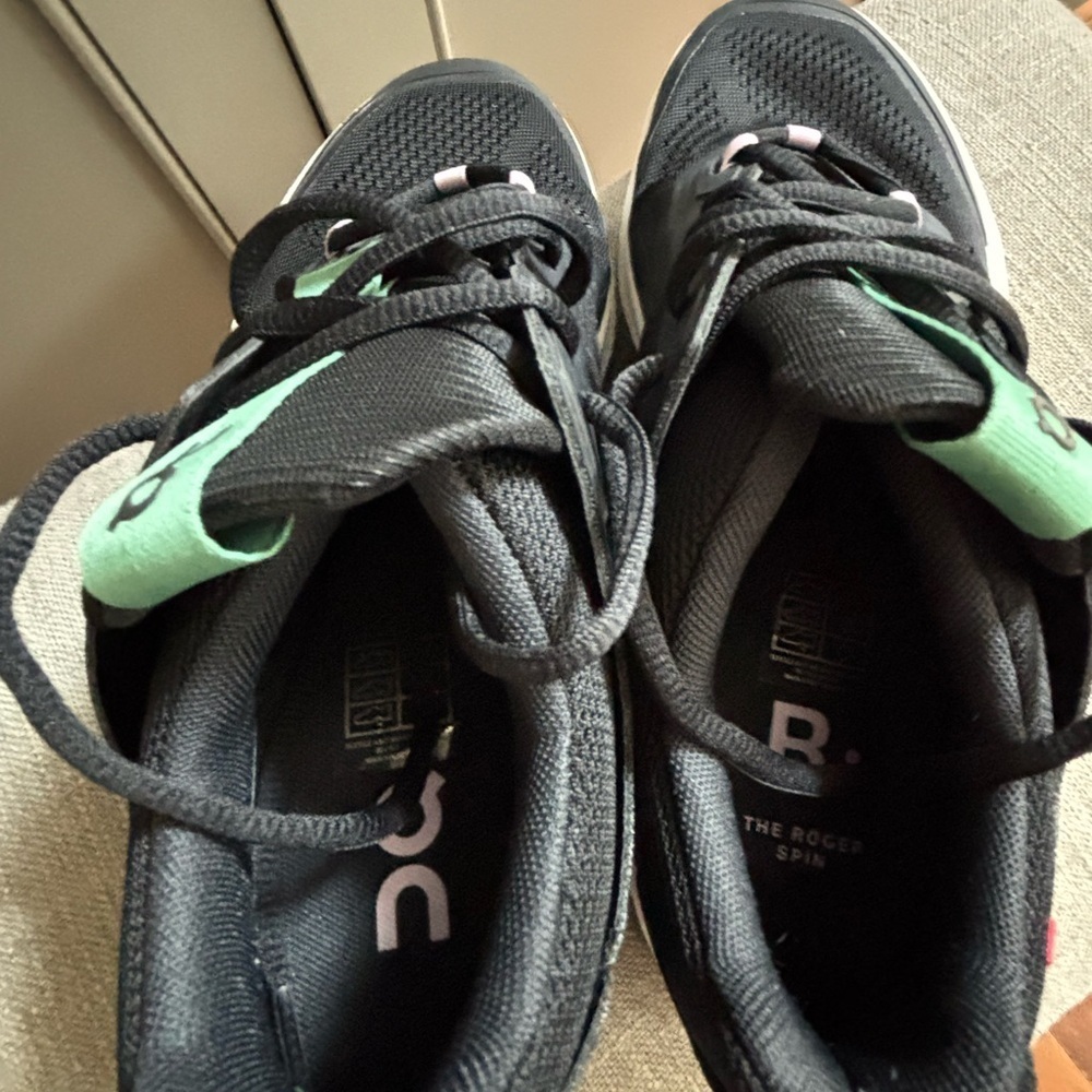On Running Trainers Size 9.5W The Roger Spin Black Green - Picture 5 of 9